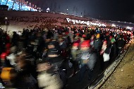 평창동계올림픽 폐회식 관람객들과 자원봉사자들 사진 13