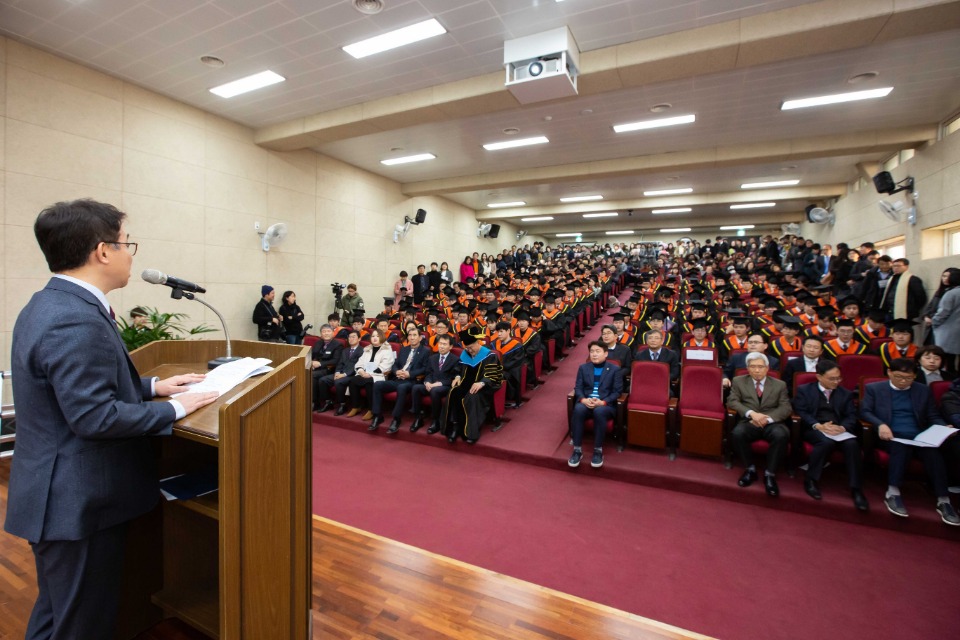 국내 1호 해외건설·플랜트 마이스터고(서울도시과학기술고등학교, 교장 이조복)에서 첫 졸업생을 배출했다. 졸업생 126명 중 107명이 취업에 성공했다. 