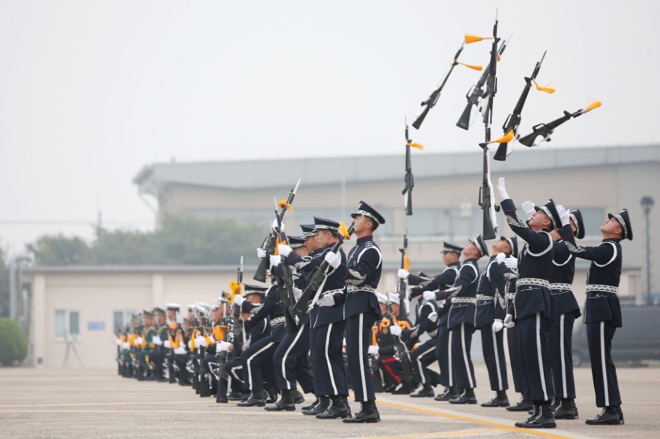 1일 대구 공군기지에서 제71주년 국군의 날 기념식이 개최되었다. 