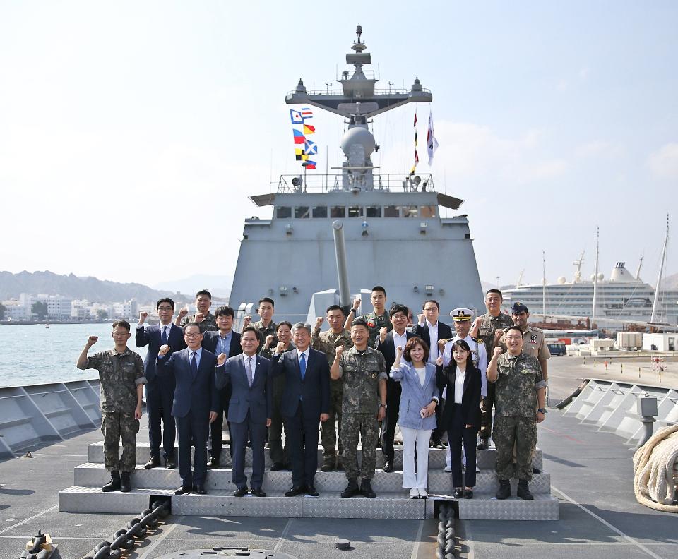 오만 해외파병 청해부대 위문 - 사진 | 멀티미디어 | 대한민국 정책브리핑 오만 해외파병 청해부대 위문