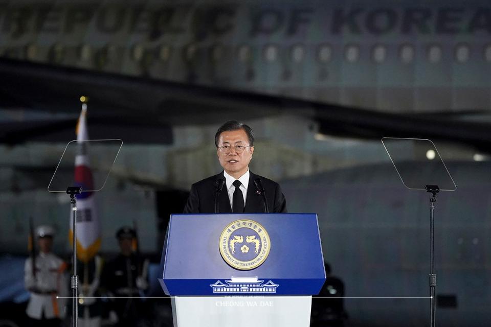 문재인 대통령이 25일 경기 성남 서울공항에서 열린 6.25전쟁 70주년 행사에 참석해 기념사를 하고 있다.