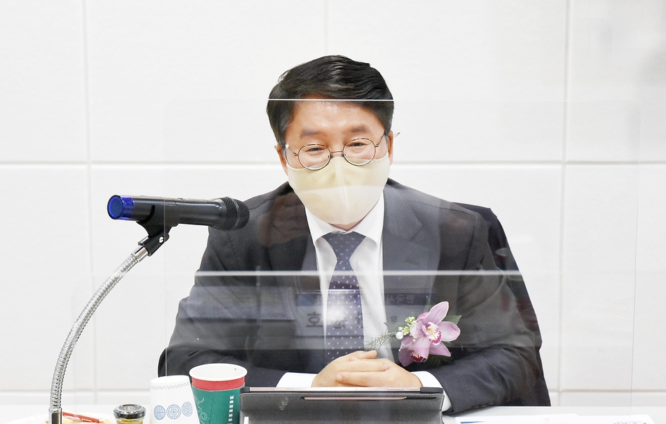 이승우 산업통상자원부 국가기술표준원장이 21일 오후 서울 양재동 한국시험인증산업협회에서 열린 ‘TBT 종합지원센터 출범식’에서 축사하고 있다.