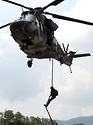 급속 헬기로프 하강 훈련 사진 2