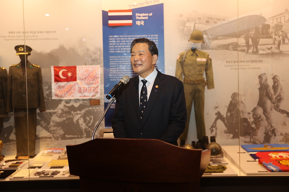 황기철 국가보훈처장이 26일 오후 서울 용산 전쟁기념관에서 열린 콜롬비아 특별전시회에 참석하여 축사를 하고 있다.  