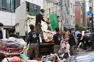 육군 장병, 수해 복구 작업 사진 1