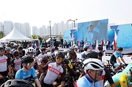 이상민 행안부 장관, ‘뚜르 드 디엠지’ 2022 국제자전거대회 개막식 참석 사진 4