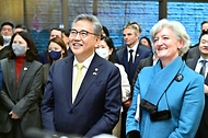 박진 외교부 장관, 한-캐나다 수교 60주년 기념 리셉션 참석 사진 3