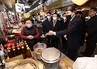 이주호 사회부총리 겸 교육부 장관, 설 명절 민생 현장방문 사진 1