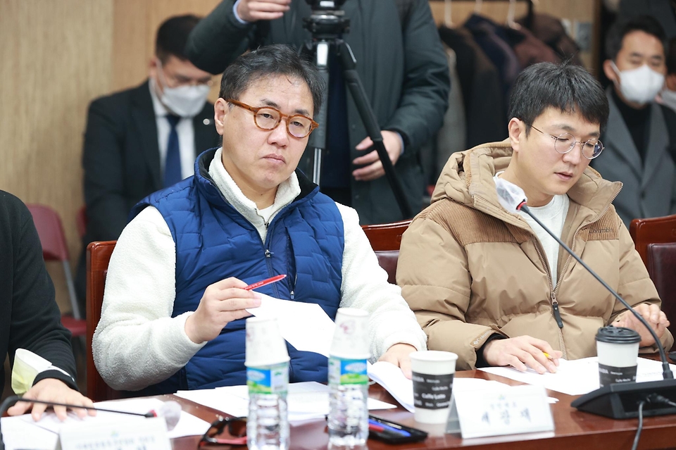 3일 서울 용산구 용산구청 이태원 원스톱지원센터에서 ‘이태원 상권 원스톱지원센터 현장 간담회’가 진행되고 있다.
