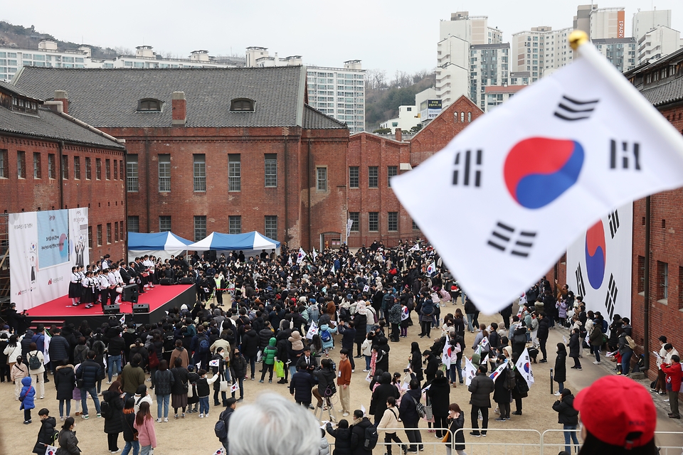 1일 서울 서대문구 서대문형무소역사관에서 ‘서대문 1919 그날의 함성’ 행사가 진행되고 있다.