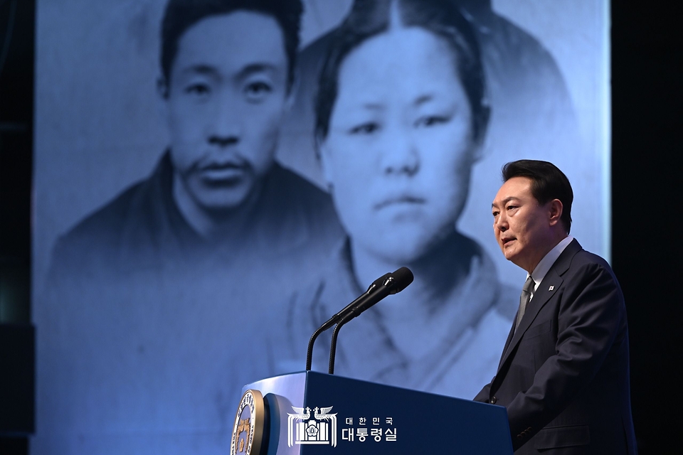 윤석열 대통령이 1일 서울 중구 유관순 기념관에서 열린 ‘제104주년 3·1절 기념식’에서 기념사를 하고 있다. 