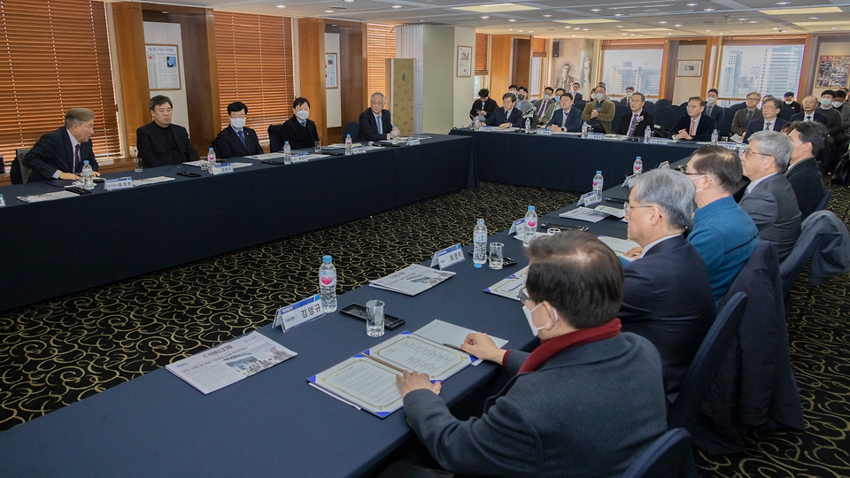 2일 서울 중구 한국프레스센터에서 ‘전공의 공동수련 시범사업 참여기관 협약식 및 사업설명회’가 진행되고 있다.