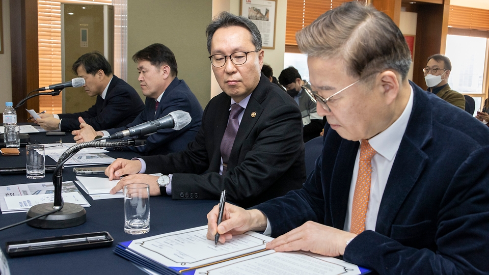 박민수 보건복지부 제2차관이 2일 서울 중구 한국프레스센터에서 열린 ‘전공의 공동수련 시범사업 참여기관 협약식 및 사업설명회’에 참석하고 있다.