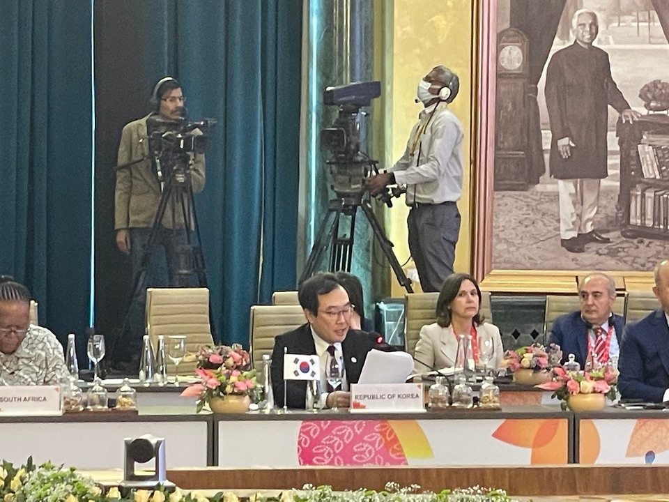이도훈 외교부 제2차관이 1일~2일(현지시간) 인도 뉴델리에서 개최된 G20 외교장관회의에 참석해 발언하고 있다.
