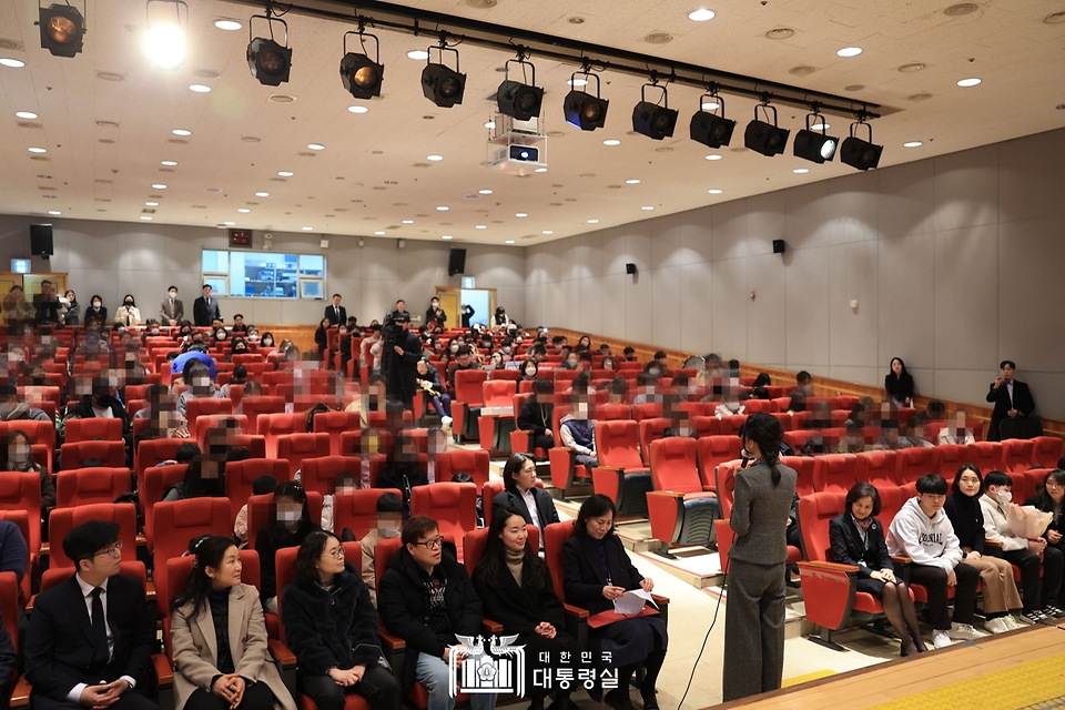 2일 서울 종로구 서울맹학교에서 2023 서울맹학교 입학식이 진행되고 있다.