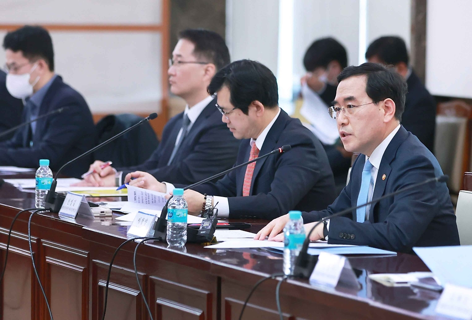 이창양 산업통상자원부 장관이 14일 서울 종로구 정부서울청사에서 열린 ‘범부처 에너지 효율 혁신 협의회’에서 발언하고 있다.