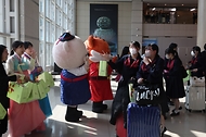 일 청소년 수학여행 재개.. 코로나19 이후 첫 한국 수학여행 사진 9