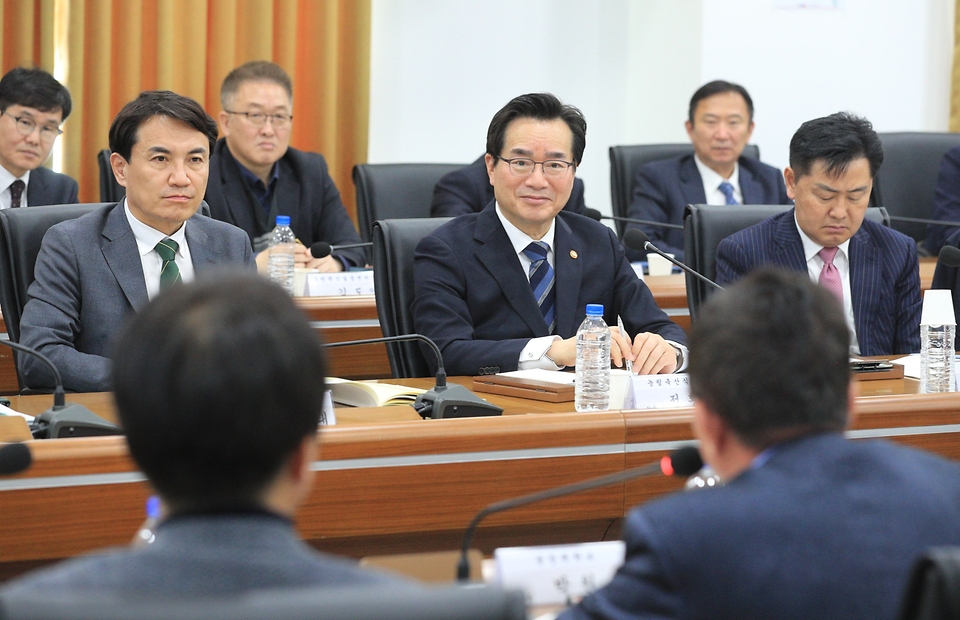 정황근 농림축산식품부 장관이 27일 강원도 평창군 서울대학교 평창캠퍼스에서 열린 그린바이오 산업 발전 협의회 발족식에 참석하고 있다.