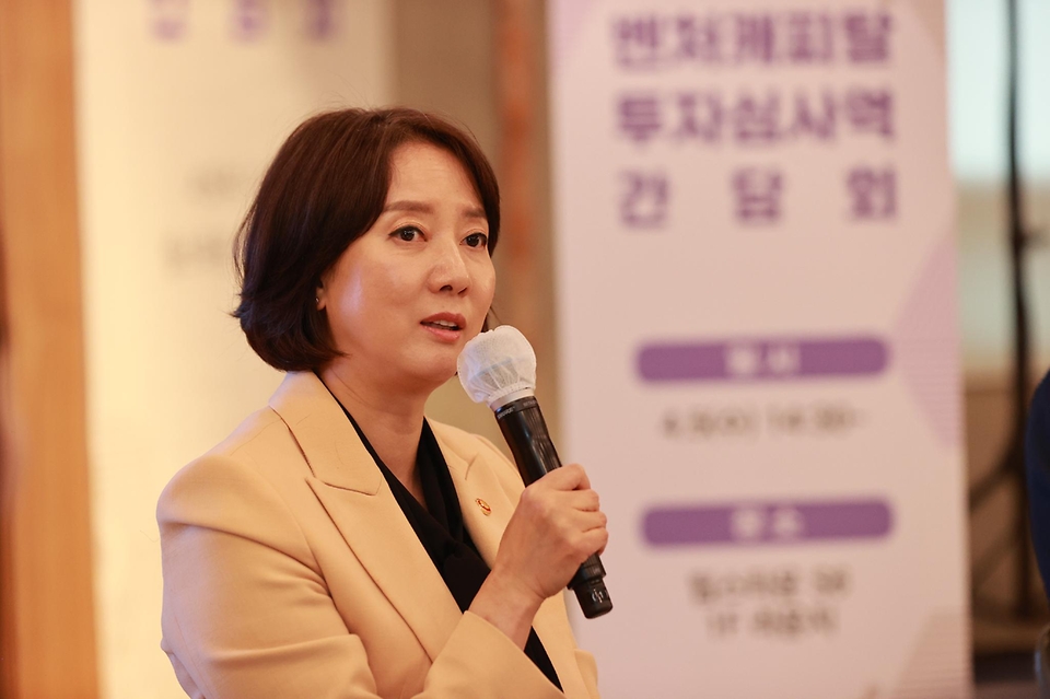 이영 중소벤처기업부 장관이 5일 서울 강남구 팁스타운에서 열린 ‘청년 VC 투자심사역 간담회’에서 발언하고 있다.