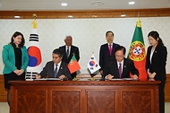 한·포르투갈 총리회담 및 개발 협력 기관 간 양해각서(MOU) 서명식 사진 6
