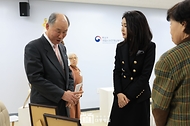 김건희 여사, 납북자·억류자 가족 위로 만남 사진 3