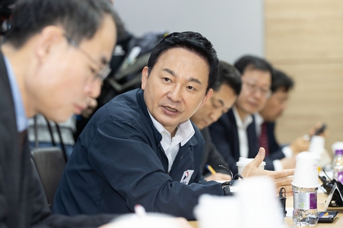 원희룡 국토교통부 장관이 14일 서울 강서구 김포공항 국제선청사에서 열린 ‘김포 골드라인 혼잡완화 긴급 대책회의’에서 발언하고 있다.