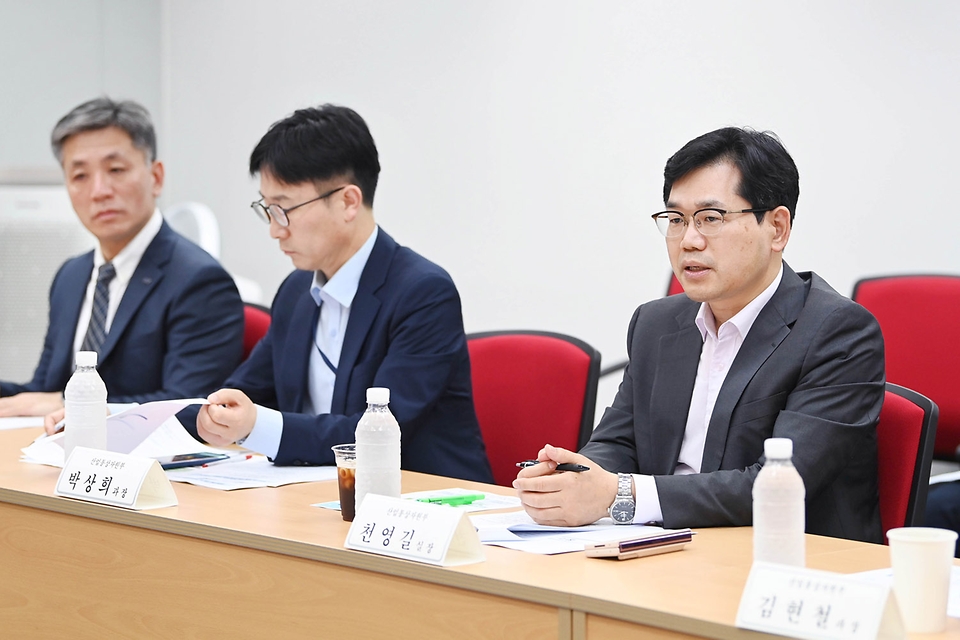 천영길 산업통상자원부 에너지정책실장이 30일 서울 영등포구 에너지공단 서울지역본부에서 열린 ‘냉방비 절감 지원 전담반(TF) 발족식’에서 발언하고 있다.