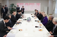 디 엘더스(The Elders) 접견 사진 4