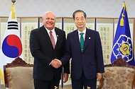 빌레임 가보카 피지 부총리 면담 사진 1