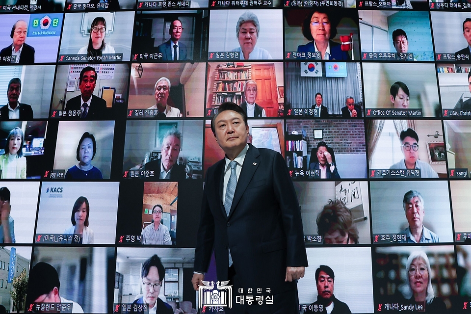 윤석열 대통령이 5일 인천시 연수구 부영송도타워에서 열린 ‘재외동포청 출범식’에 참석하고 있다.