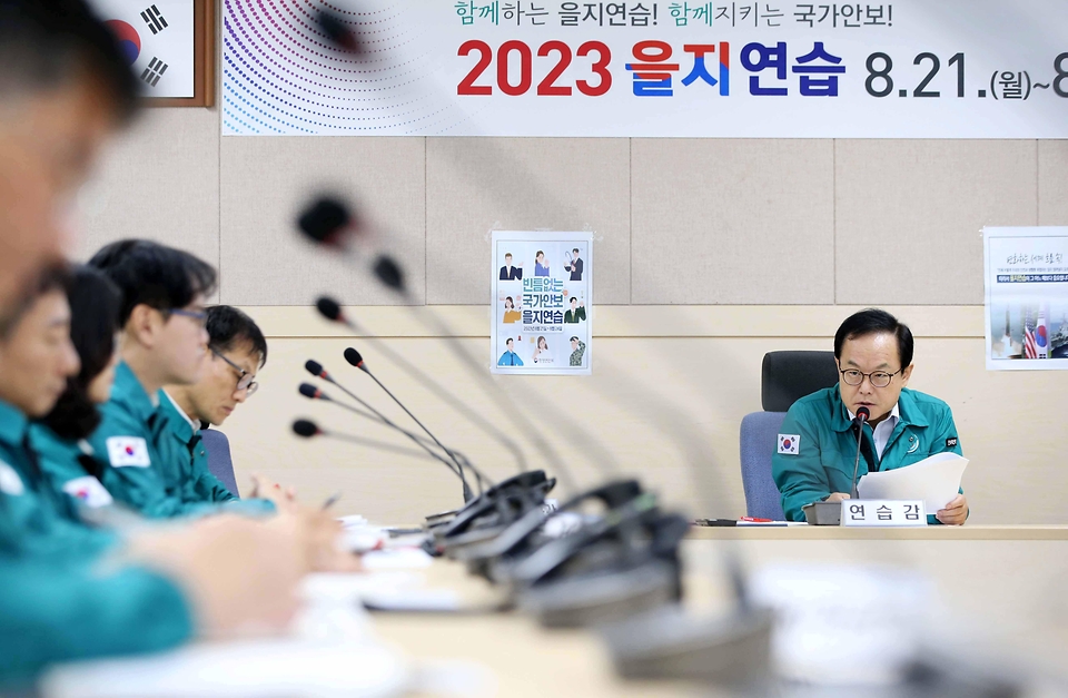 김승호 인사혁신처장이 21일 세종 정부세종청사 종합상황실에서 열린 ‘2023 을지연습 최초 상황보고회’에 참석해 발언하고 있다.