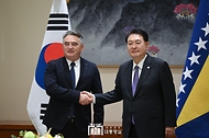 한-보스니아헤르체고비나 정상회담 사진 2