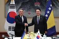 한-보스니아헤르체고비나 정상회담 사진 1