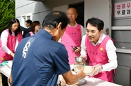 추석 계기 대전현충원 묘역 참배 및 무료 급식 봉사활동 사진 2