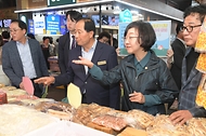 오유경 식약처장, 추석맞이 전통시장 방문 사진 3