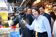 이영 중기부 장관, 행복한백화점 및 가락시장 방문 사진 3