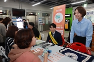이영 중기부 장관, 행복한백화점 및 가락시장 방문 사진 4