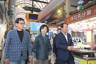 오유경 식약처장, 추석맞이 전통시장 방문 사진 4