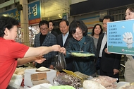 오유경 식약처장, 추석맞이 전통시장 방문 사진 5