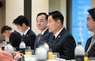 신원식 국방부 장관, ‘한-호주 국방장관 조찬회동’ 참석 사진 4