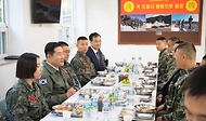 신원식 국방부 장관, 해병대 연평부대 대비 태세 점검 사진 8