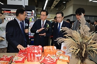 정황근 농식품부 장관, 가루쌀 제품 판매기획전 방문 사진 5