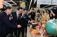 정황근 농식품부 장관, 가루쌀 제품 판매기획전 방문 사진 6