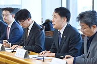 장영진 산업부 1차관, ‘10대 제조업 주요 기업 투자 간담회’ 주재 사진 1