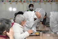 오유경 식약처장, 사회복지 급식지원센터 현황 점검 사진 5