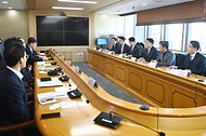 장영진 산업부 1차관, ‘10대 제조업 주요 기업 투자 간담회’ 주재 사진 2