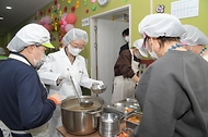 오유경 식약처장, 사회복지 급식지원센터 현황 점검 사진 4