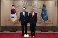 정책실장·수석비서관 임명장 수여식 사진 3
