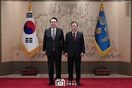 정책실장·수석비서관 임명장 수여식 사진 6