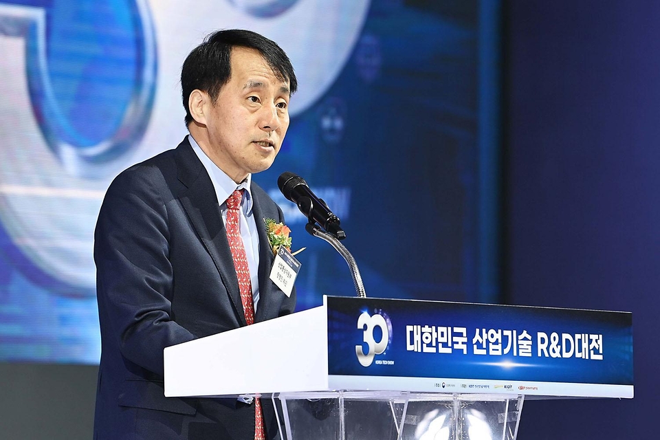 장영진 산업통상자원부 1차관이 6일 서울 강남구 코엑스에서 열린 ‘2023 대한민국 산업기술 R&D 대전 개막식’에서 환영사를 하고 있다.